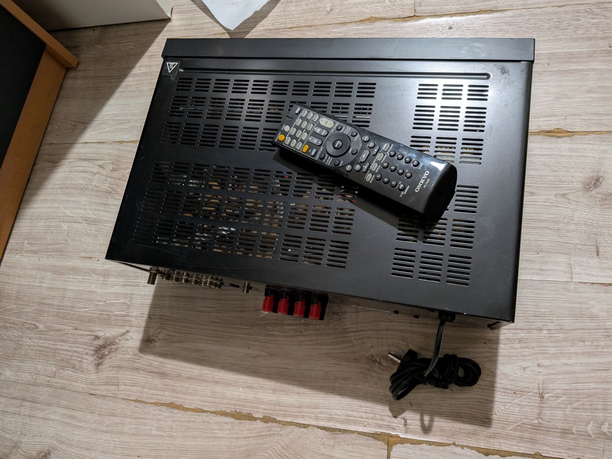 Wzmacniacz amplituner  stereo ONKYO Tx 8220 zestaw