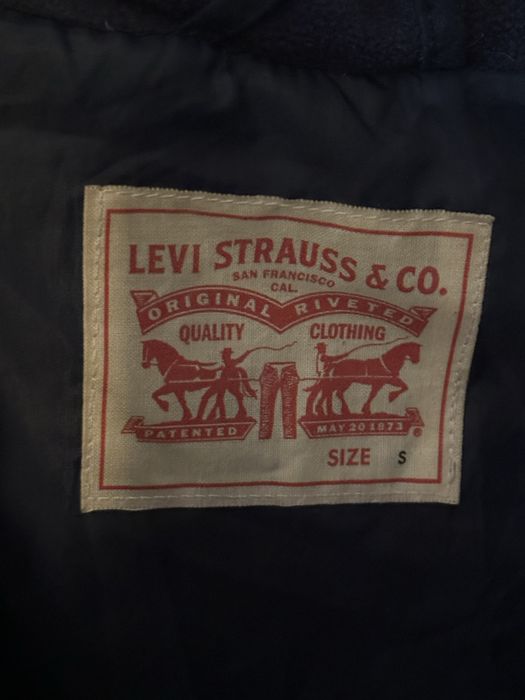 Синя куртка Levi’s