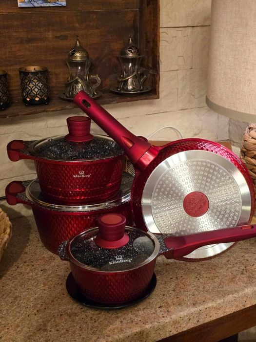 Garnki lakierowane modern czerwone