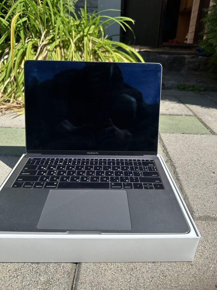 Apple MacBook Pro 13 8/256GB Silver 2017 (MPXU2)