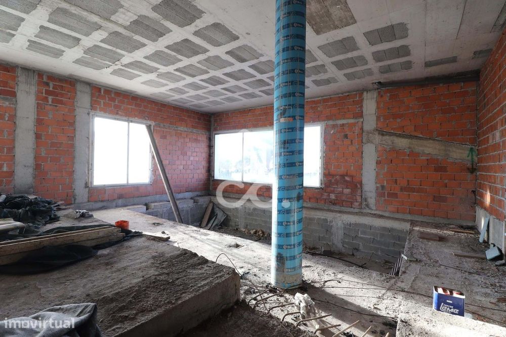 Espaço comercial com possibilidade de escolher acabamentos na zona de