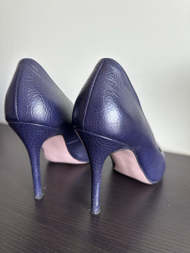 Buty na obcasie Ryłko