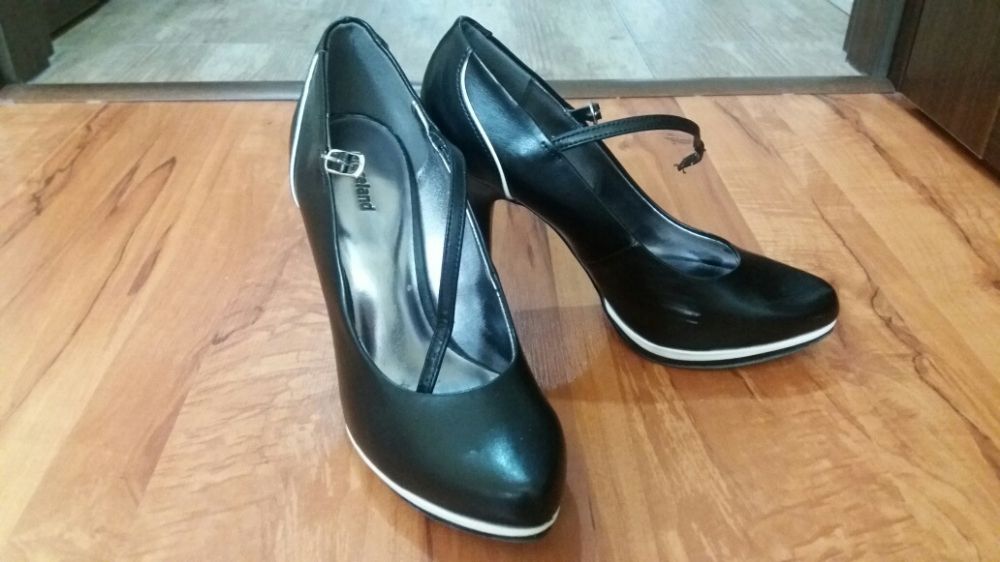 Buty szpilki Graceland na platformie czarne rozm. 38