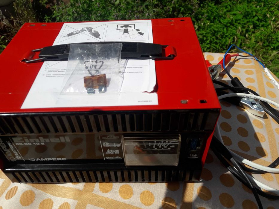 Prostownik do ładowania akumulatorów 12V EINHELL CC-BC 10 E