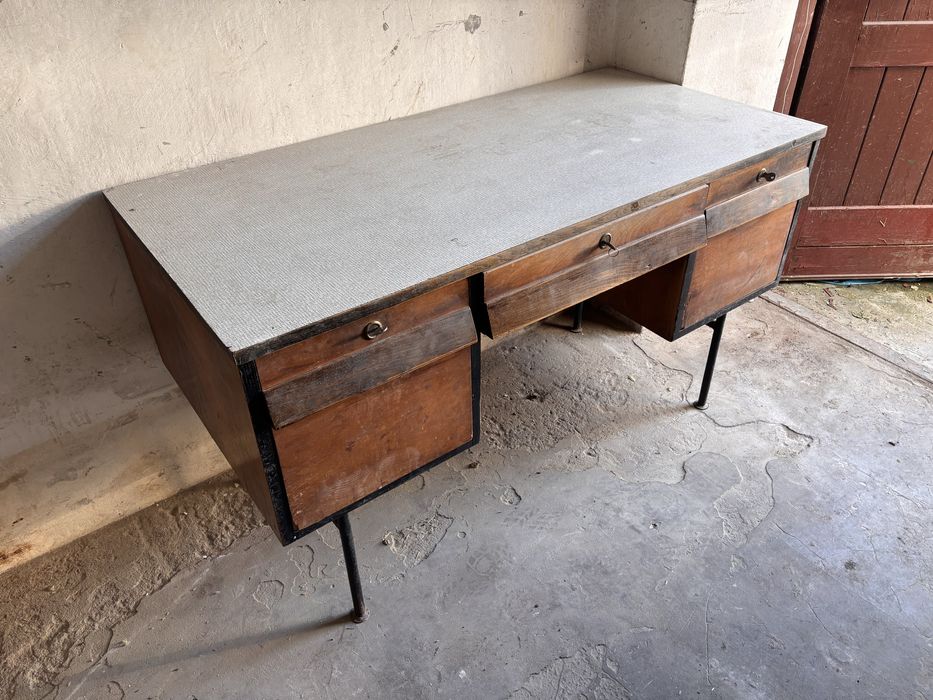 Biurko drewniane z mennicy