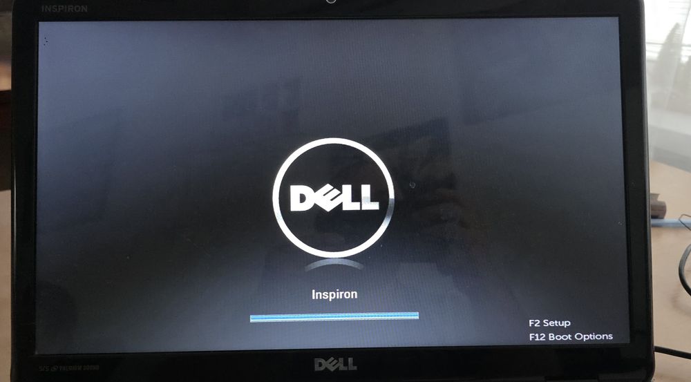 Laptop DEL INSPIRON N7110 _ I5_2.40 GHz_ 500GB HDD