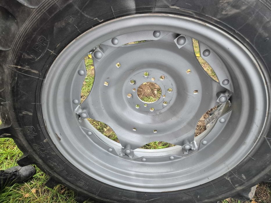 Koła Ursus C-330 tył opona 12.4-28 BARUM