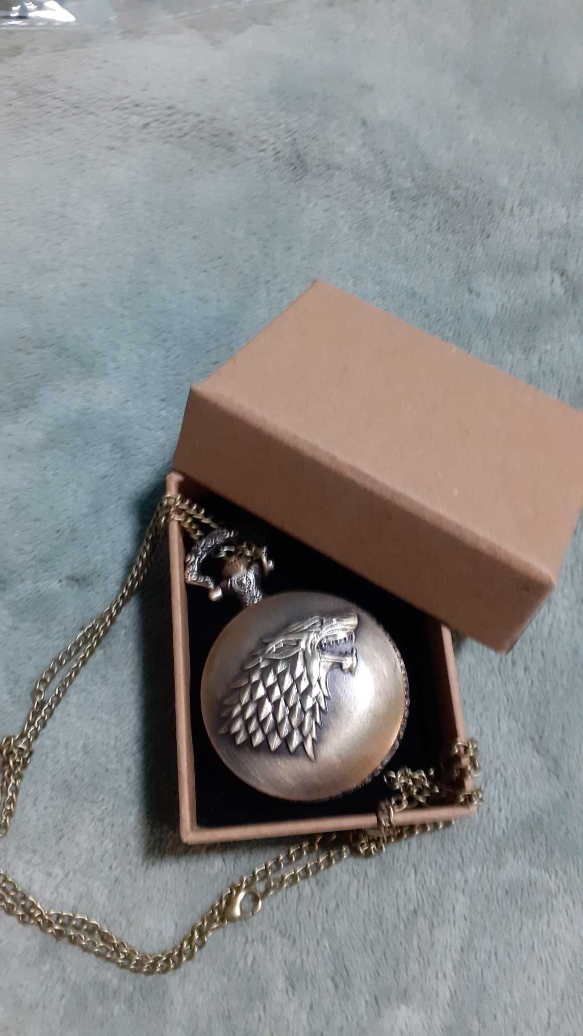 Relógio Game of thrones lobo house stark com corrente NOVO com caixa