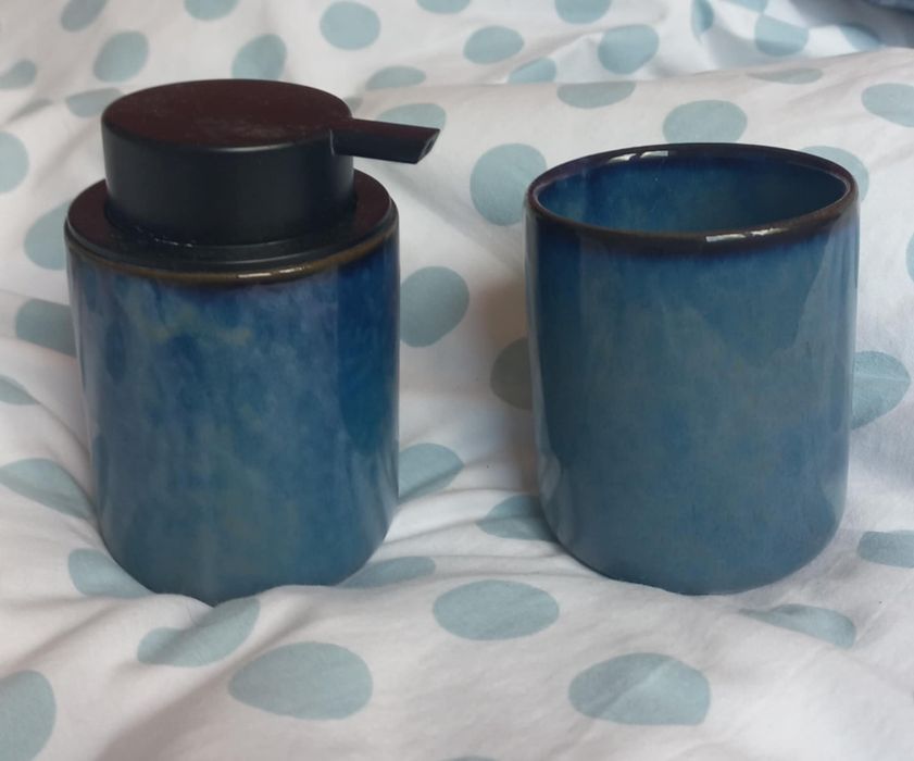 Komplet ceramiczny łazienkowy dozownik