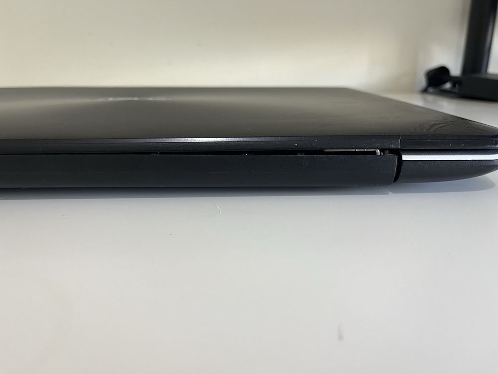 Laptop Asus - X555L - Core i5, 8 GB