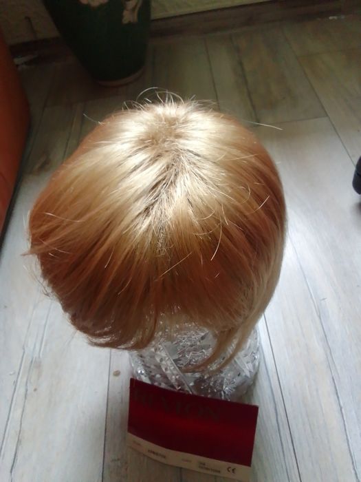 Peruka Revlon, blond, Nowa.