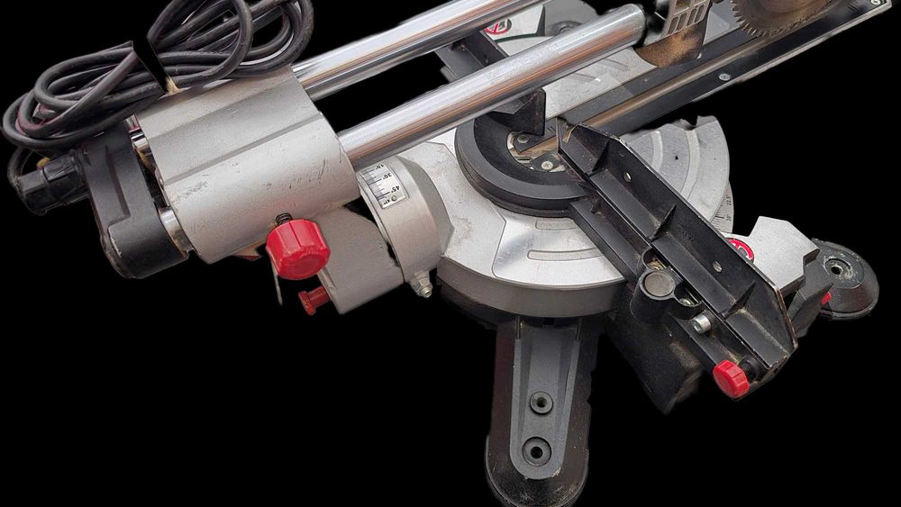 Ukośnica Piła Ukośna Metabo KGS 216 M