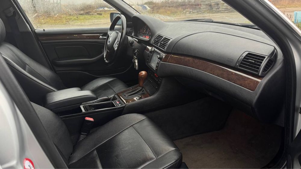 BMW 3 E-46  2.2 Benz  2002