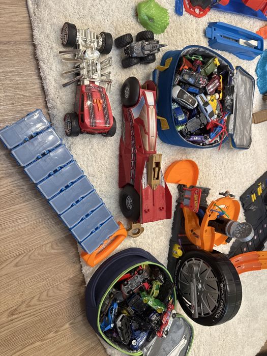 Треки,гаражи,машинки