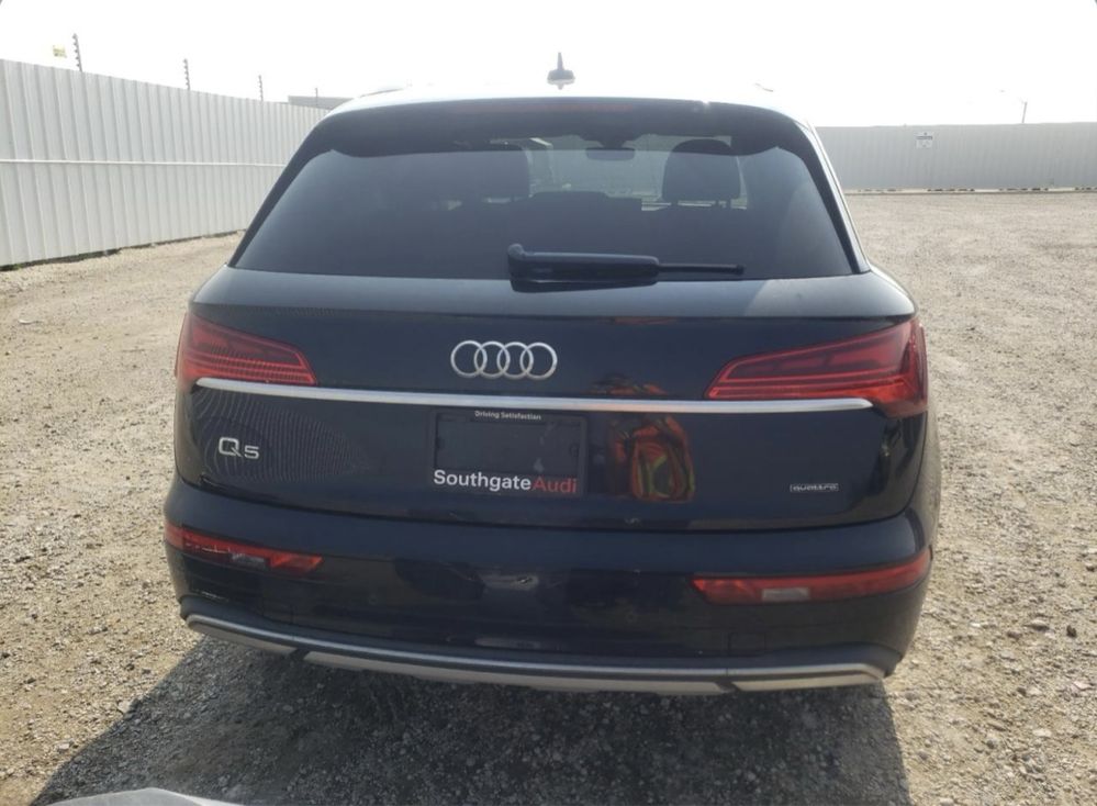 Ауді Q5  2021 Quattro Premium  з невеликим пошкодженням