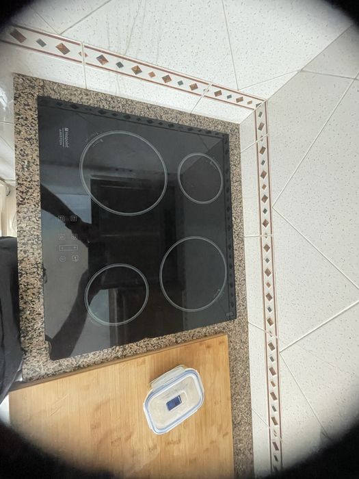 Placa induçao Ariston em estado quase novo a funcional plenamente