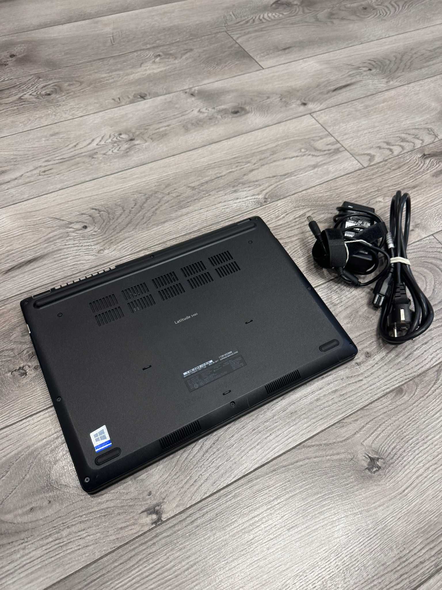 Laptop DELL LATITUDE 3480 - Intel Core i5 - 250GB SSD - 8GB - USB 3.0