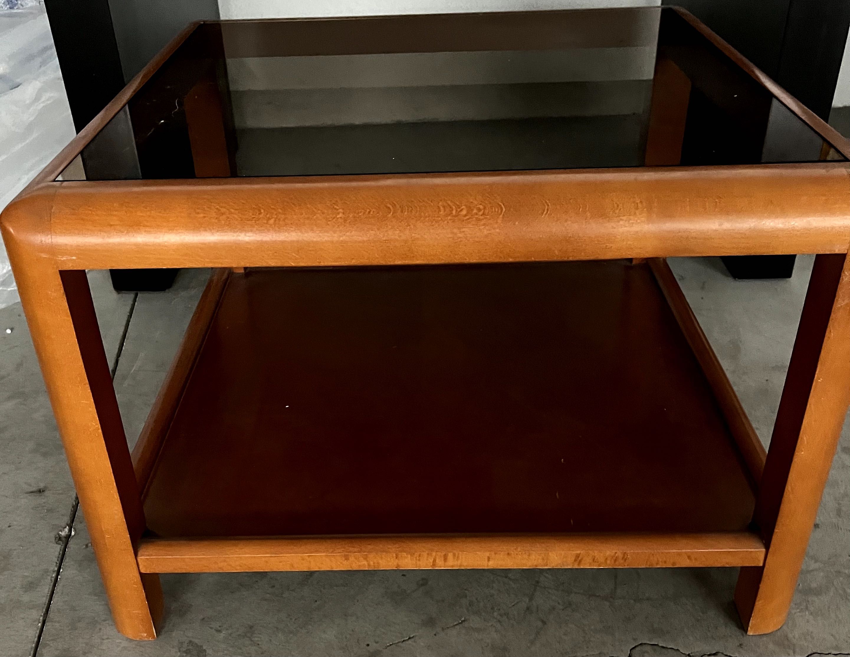 Mesa centro, cerejeira, tampo em vidro