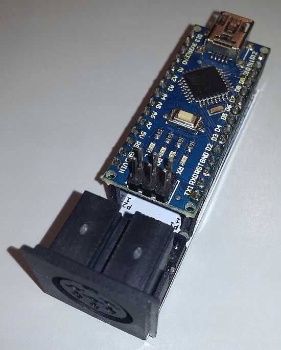 NANO2IEC - emulator stacji dysków do Commodore 64