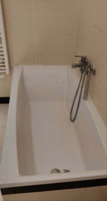 Sprzedam wanne umywalke szafke i wc