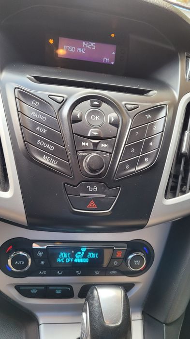 Продам Ford Focus 1.6 автомат. 2012г