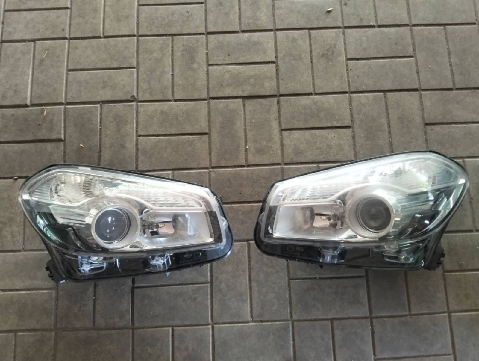 Фара передня Nissan X-Trail T31/Qashqai J10/Note/Pathfinder
