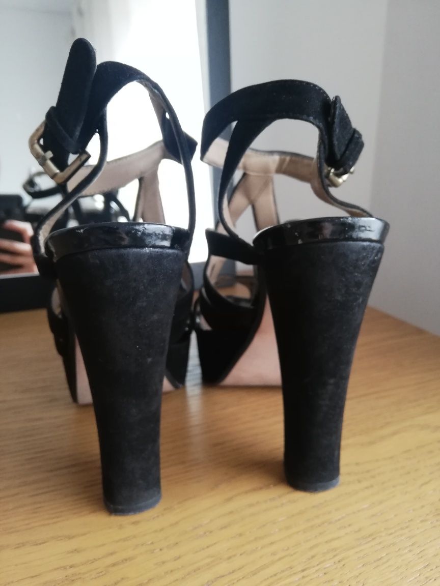 Sandálias Pretas Zara 37 - 10€