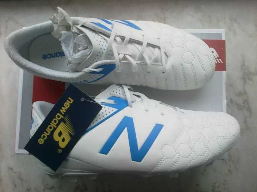 Chuteiras marca New Balance Visaro