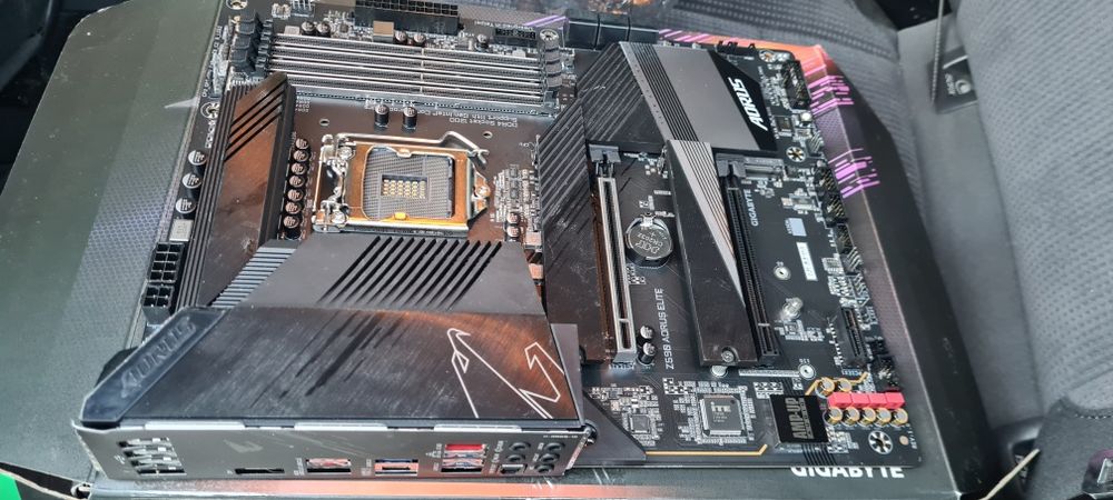 Материнська плата Gigabyte Z590 Aorus Elite s1200, Intel