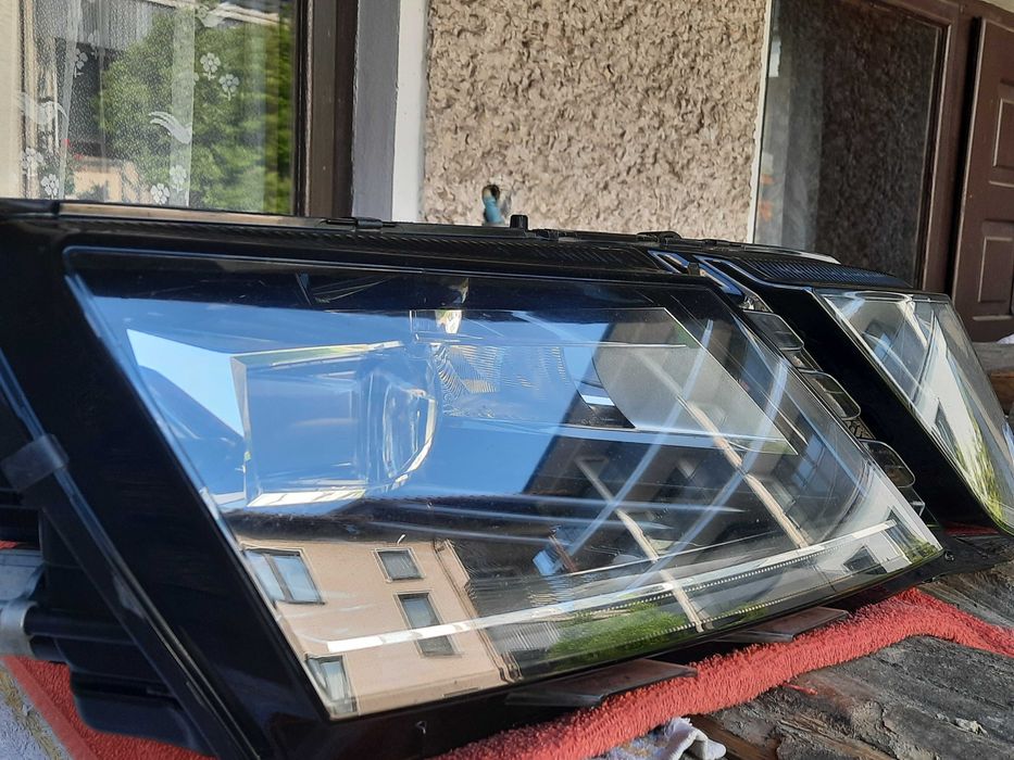 Lampa przednia prawa led skoda octavia III