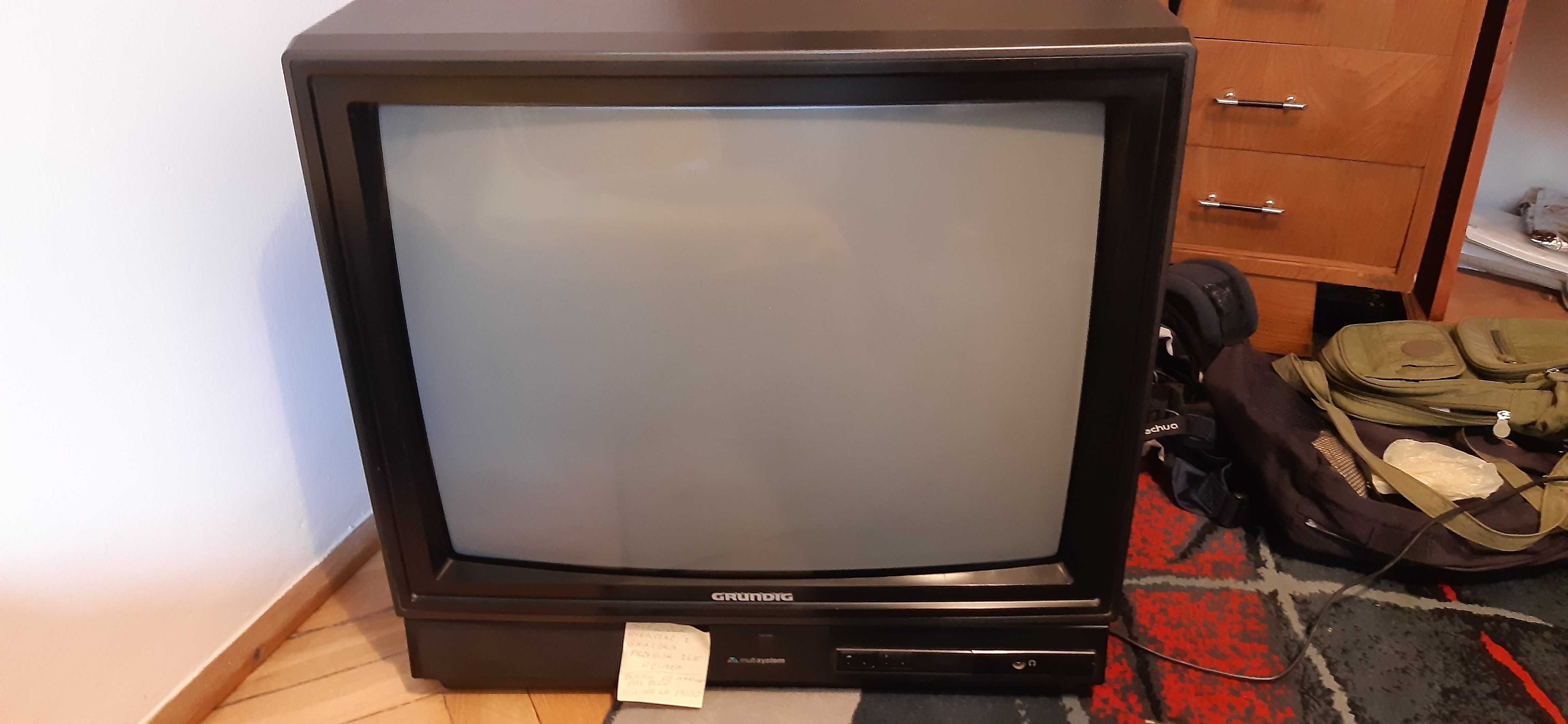 Stary telewizor Grundig T70-340/9a