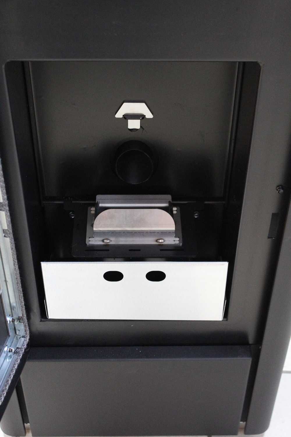 Piec kominek na pellet Thelma 9 kW z nadmuchem czarny