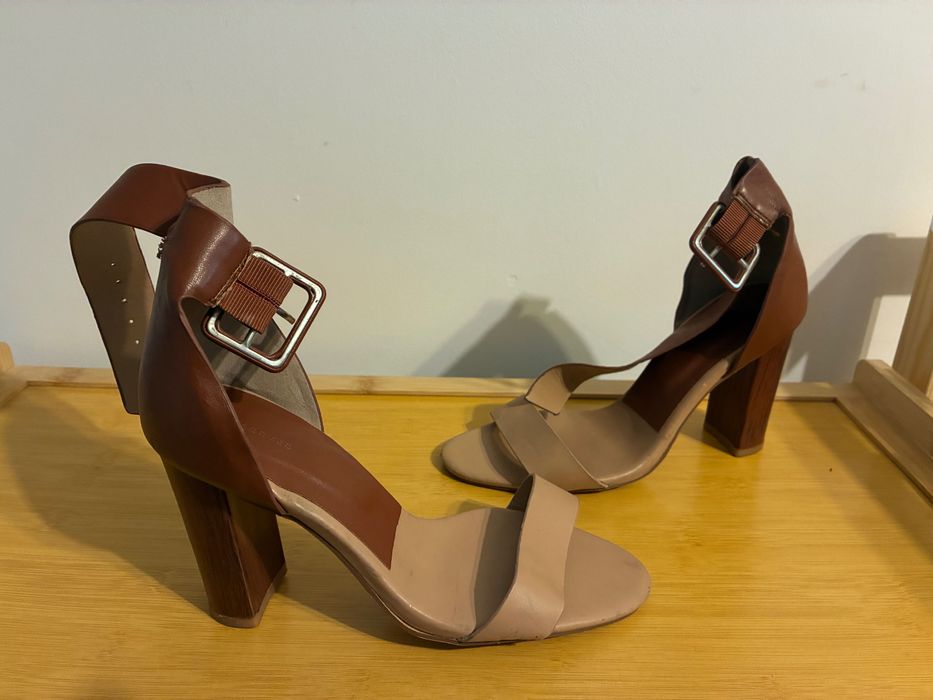 Reserved beżowe 37 sandałki