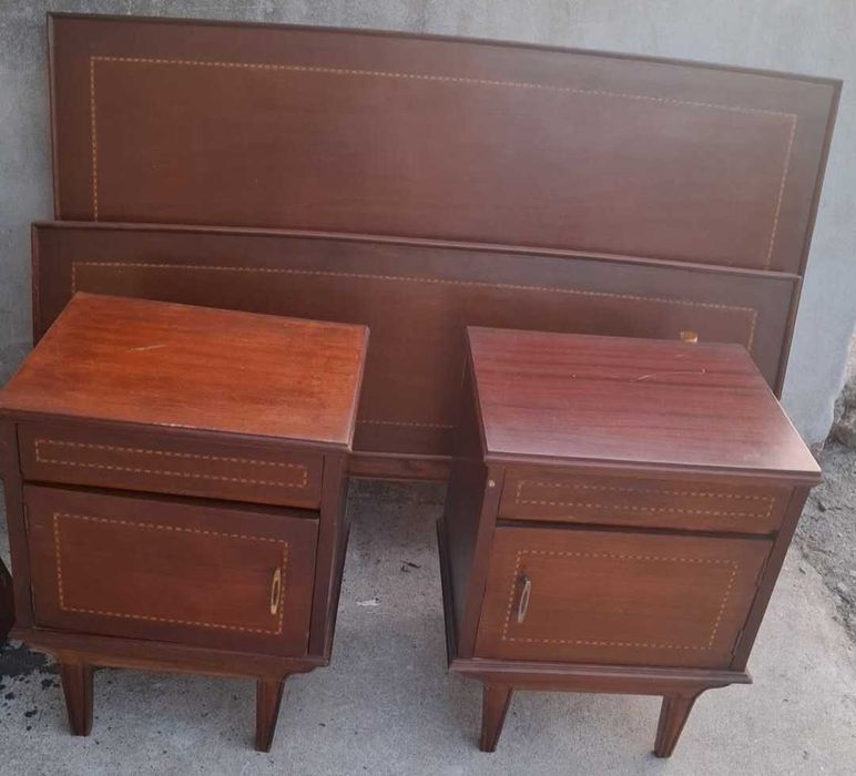 Cama com colchão e estrado
