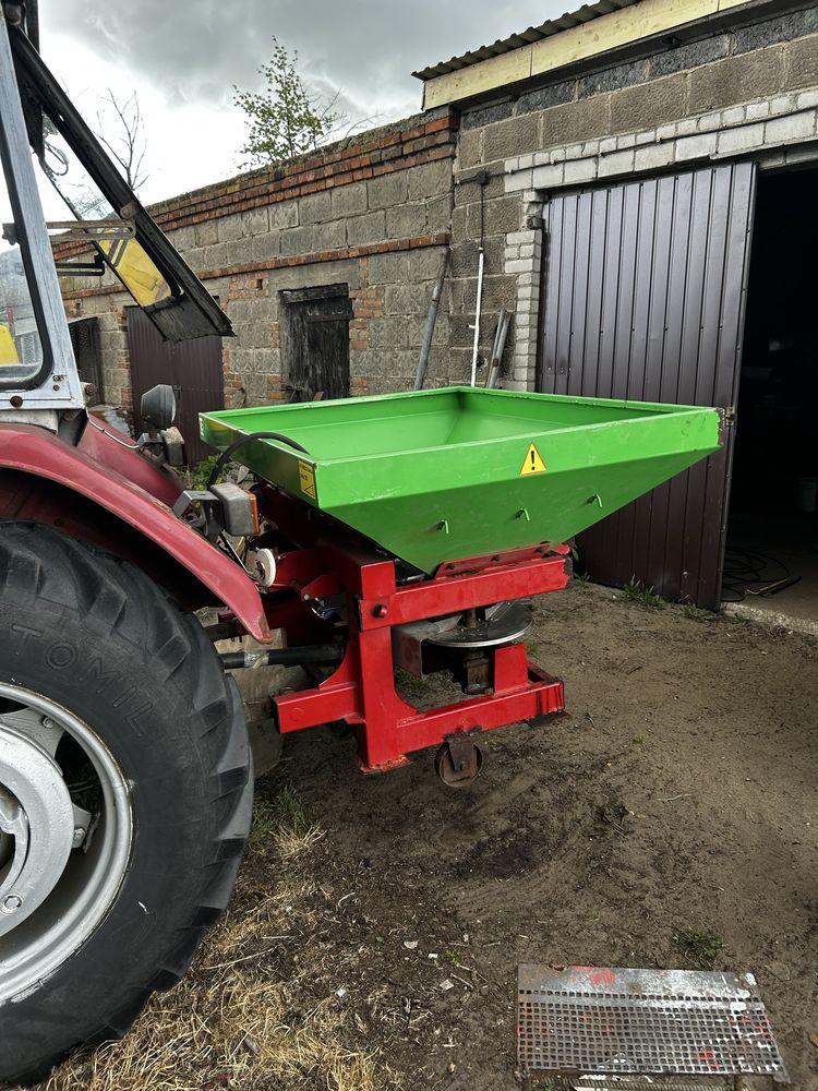 Rozsiewacz Agro-Max 600l 15m