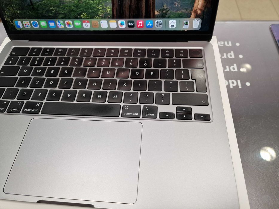 Macbook Air 13 2022/ M2/ 8GB/ 512GB/ 156 cykli/ Grade A- / Gwarancja