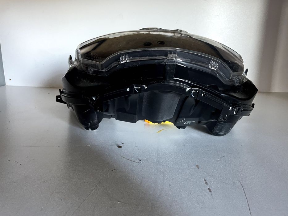 CZESCI Honda Forza NSS 125  350 18r 22r lampa reflektor przód przednia