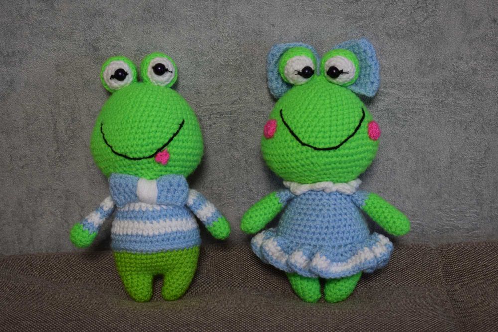 Игрушки-лягушки, ручная работа.