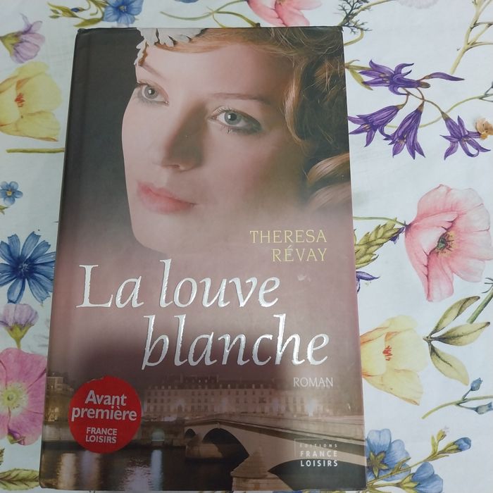 La louve blanche.  Portes incluídos.