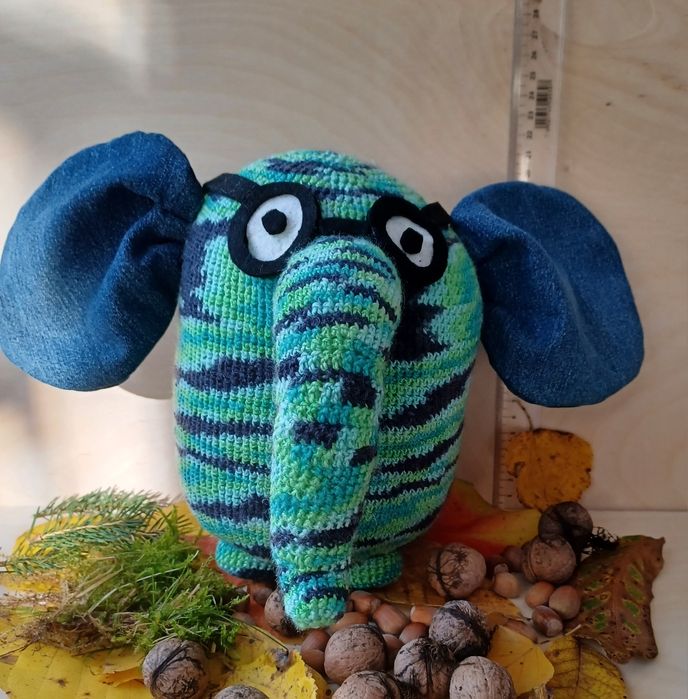 Słoń Mateusz- maskotka szydełkowa