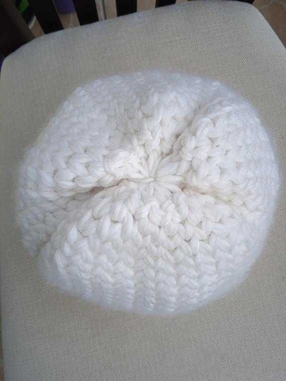 Czapka z wełny Merino ecru z podszewką, kremowa okazja