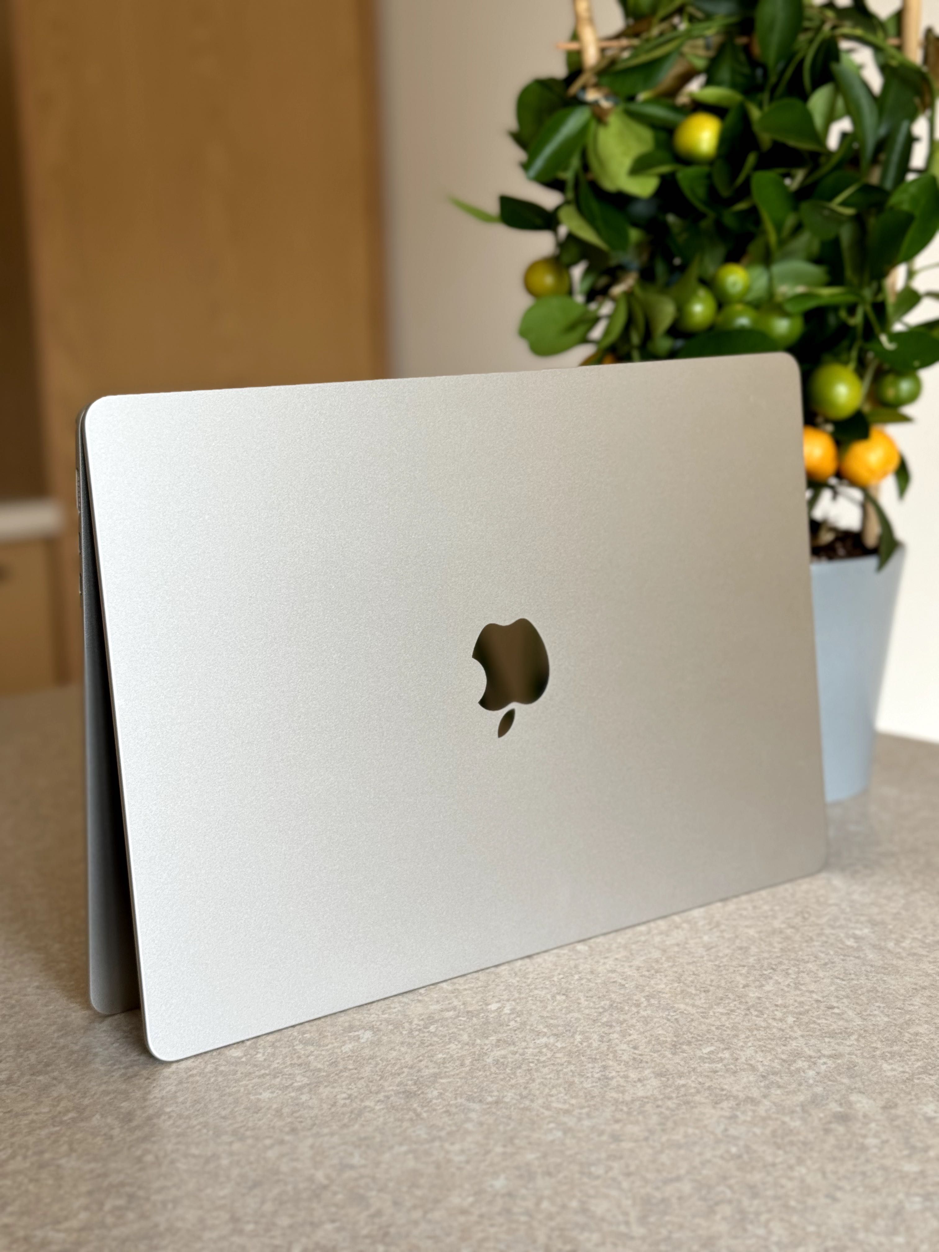 Apple MacBook Air 15 M3 8GB 256GB Starlight