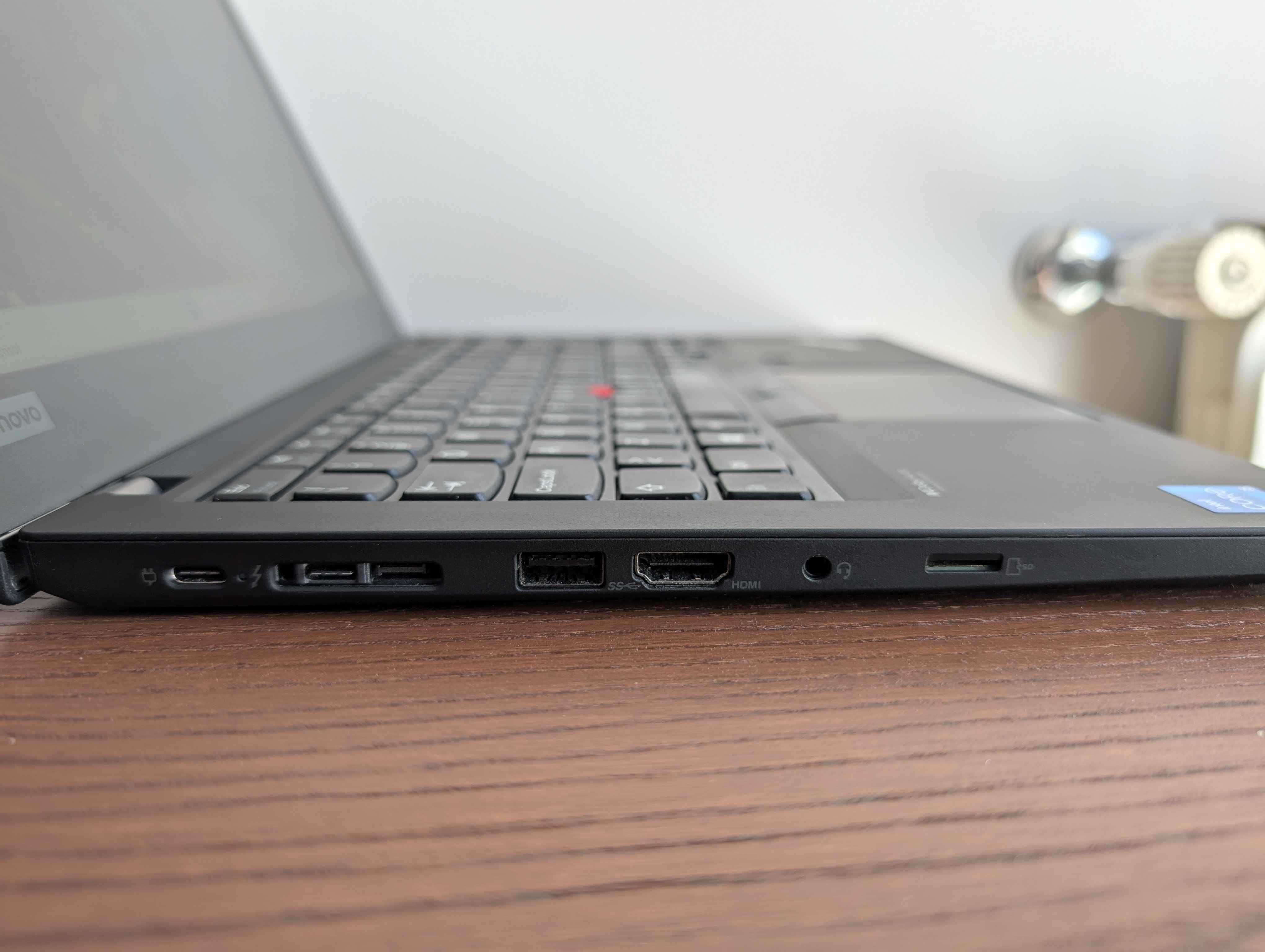 Portátil Thinkpad P14s Gen 2 / i5-1135G7 / 512GB SSD / 24GB RAM