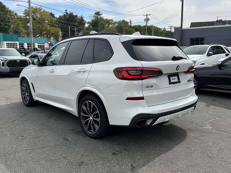 BMW X5      2022
