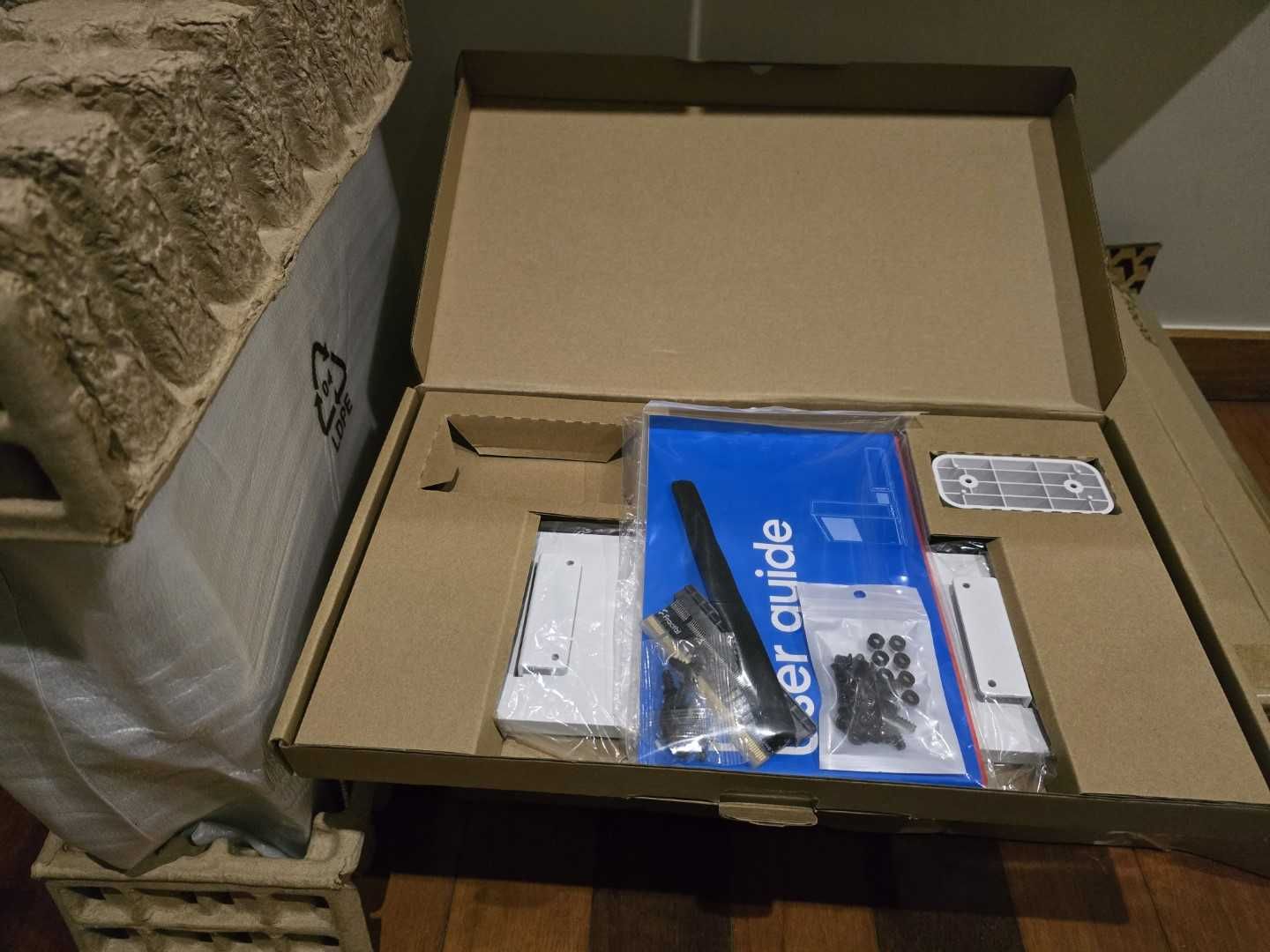 Caixa Fractal Design Ridge Mini-ITX USB 3.0 com Riser PCIe 4.0 Branca