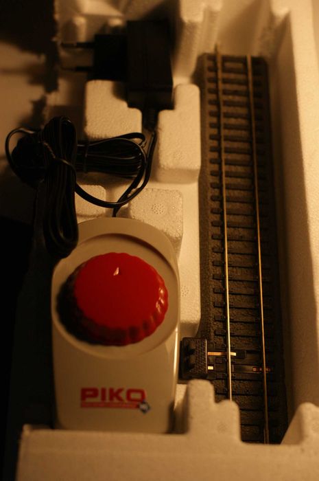 Zasilacz z regulatorem i torem piko