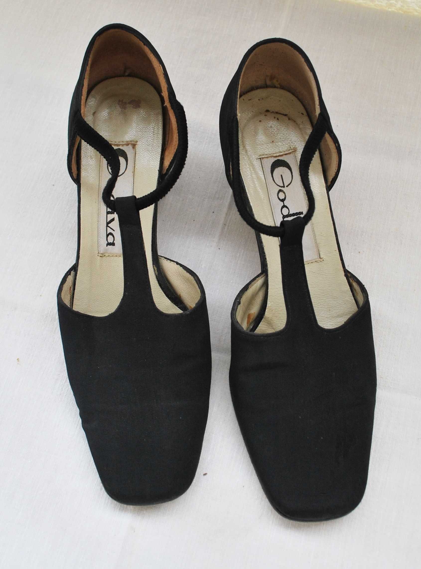Sapatos de senhora pretos Godiva