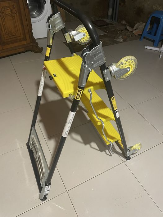 Escadote multi funcoes carga ate 180 k