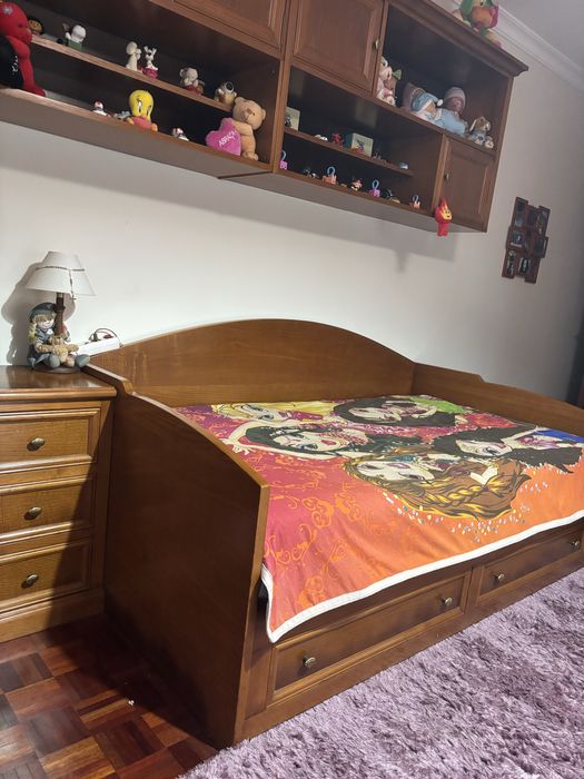Quarto em madeira maciça cerejeira - cama corpo e meio