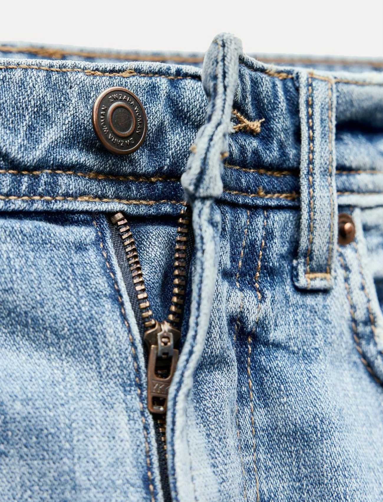 Zara spodnie jeans o kroju relaxed ze średnim stanem 44